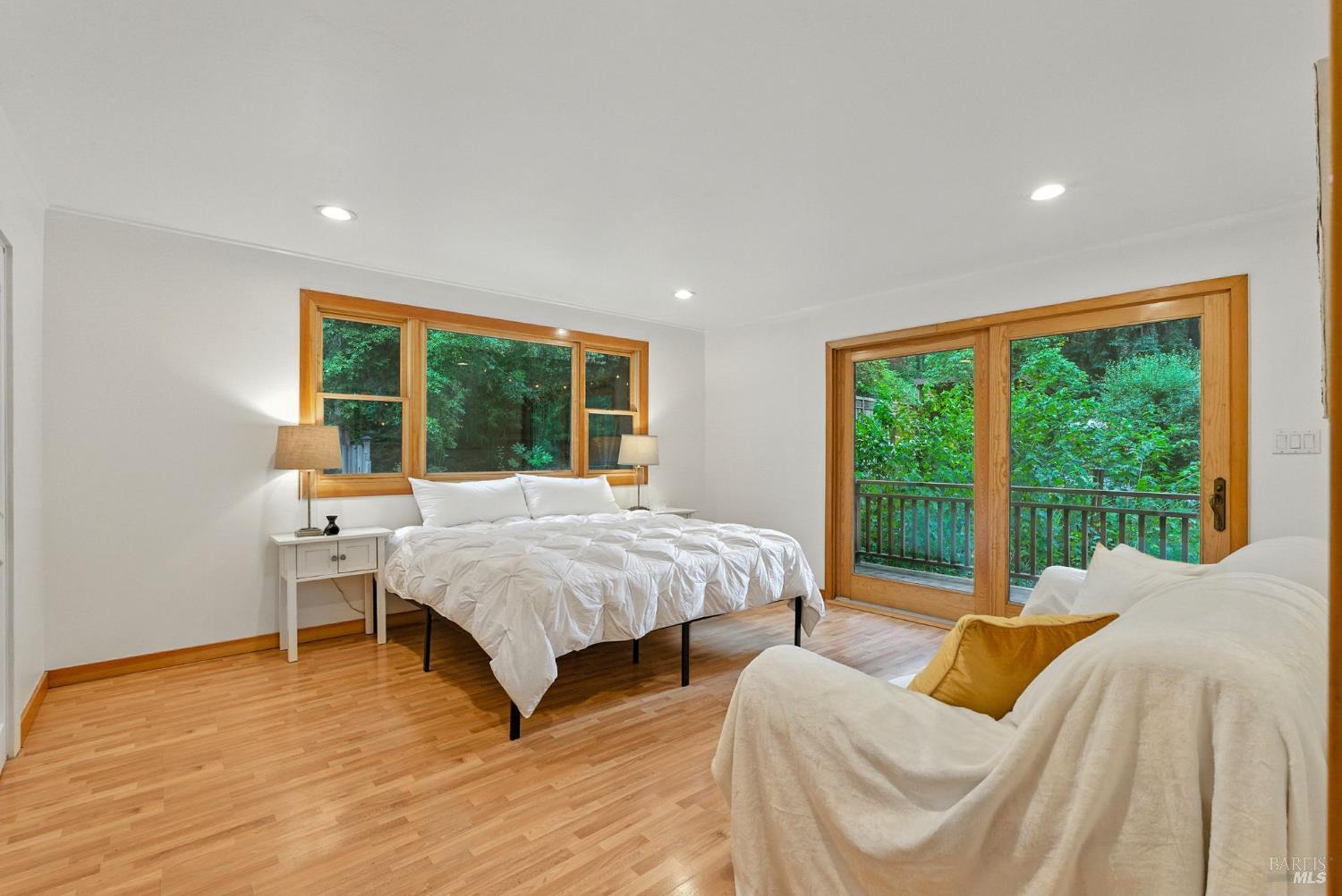 Detail Gallery Image 19 of 58 For 7395 Sir Francis Drake Blvd, Lagunitas,  CA 94938 - 5 Beds | 4 Baths