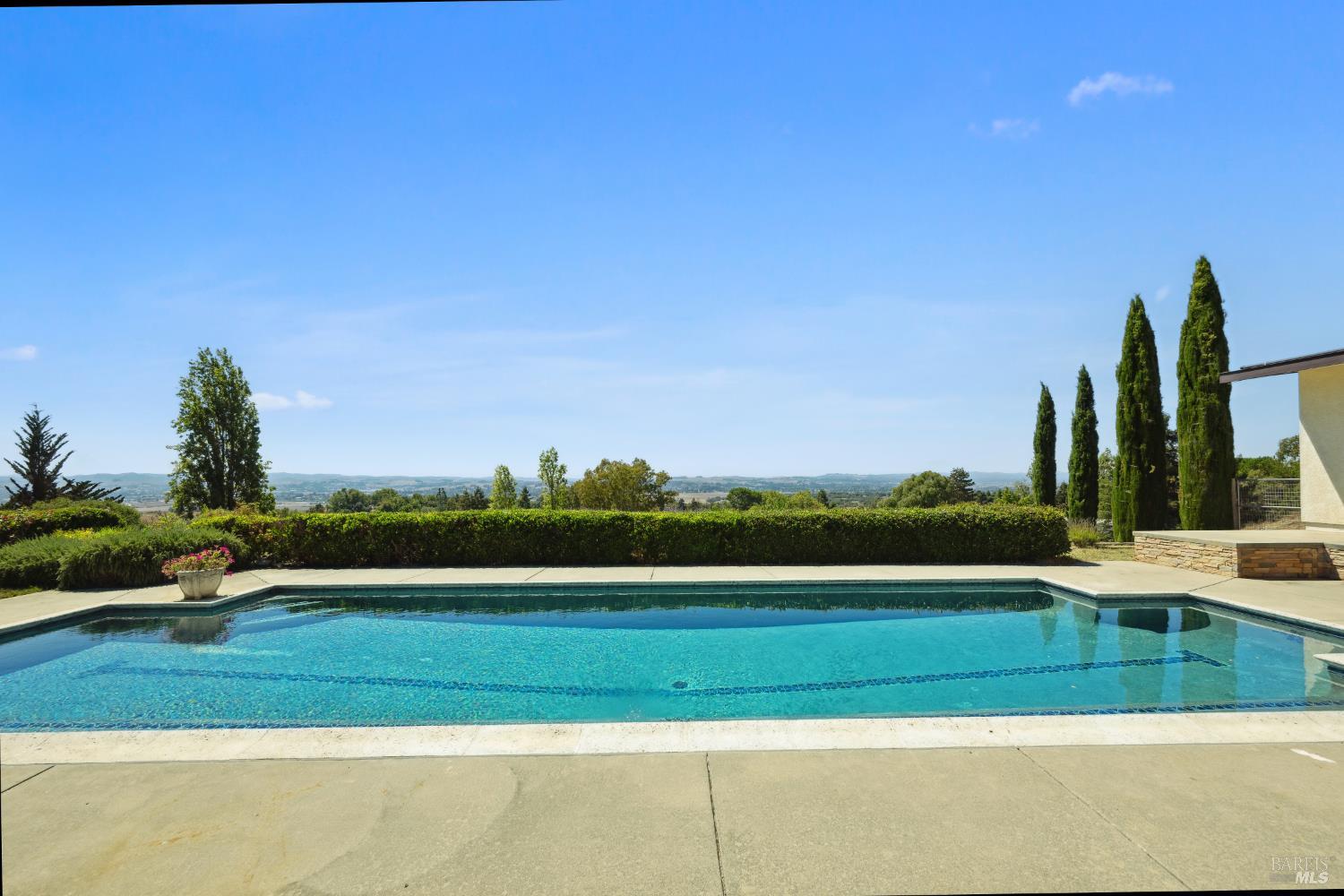 Detail Gallery Image 66 of 71 For 4636 Pepperwood Dr, Penngrove,  CA 94951 - 3 Beds | 2/1 Baths