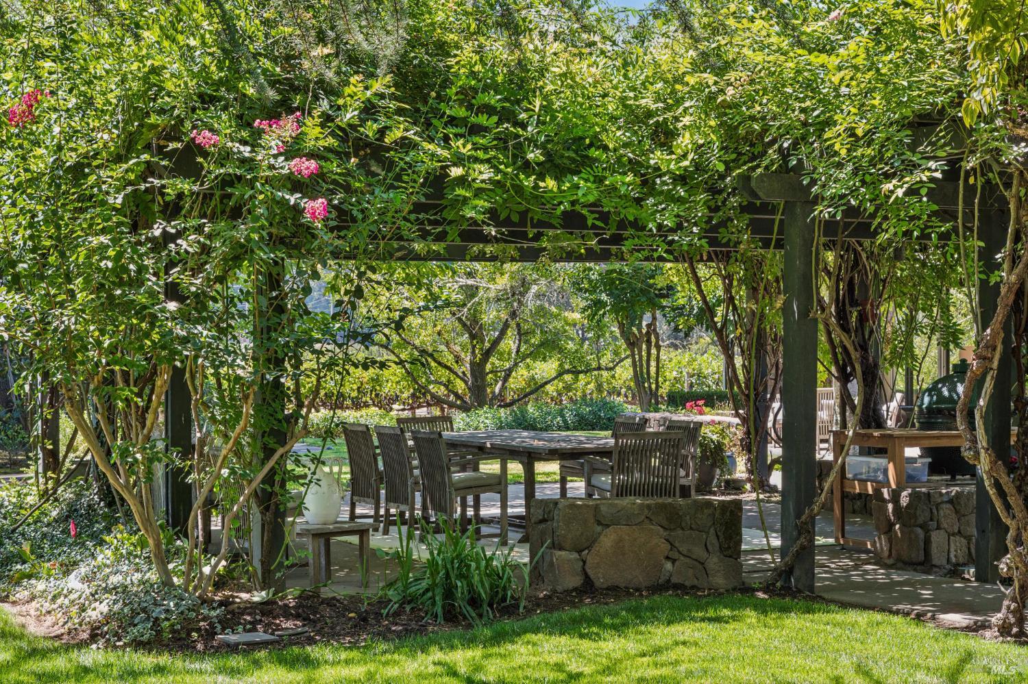 Detail Gallery Image 9 of 80 For 1819 Zinfandel Ln, Saint Helena,  CA 94574 - 3 Beds | 3/1 Baths
