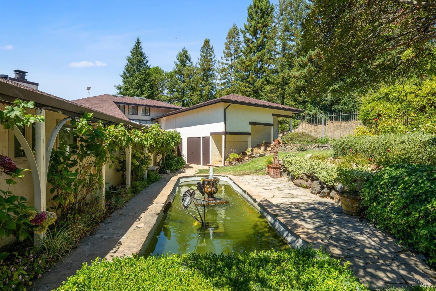 Detail Gallery Image 5 of 71 For 4636 Pepperwood Dr, Penngrove,  CA 94951 - 3 Beds | 2/1 Baths