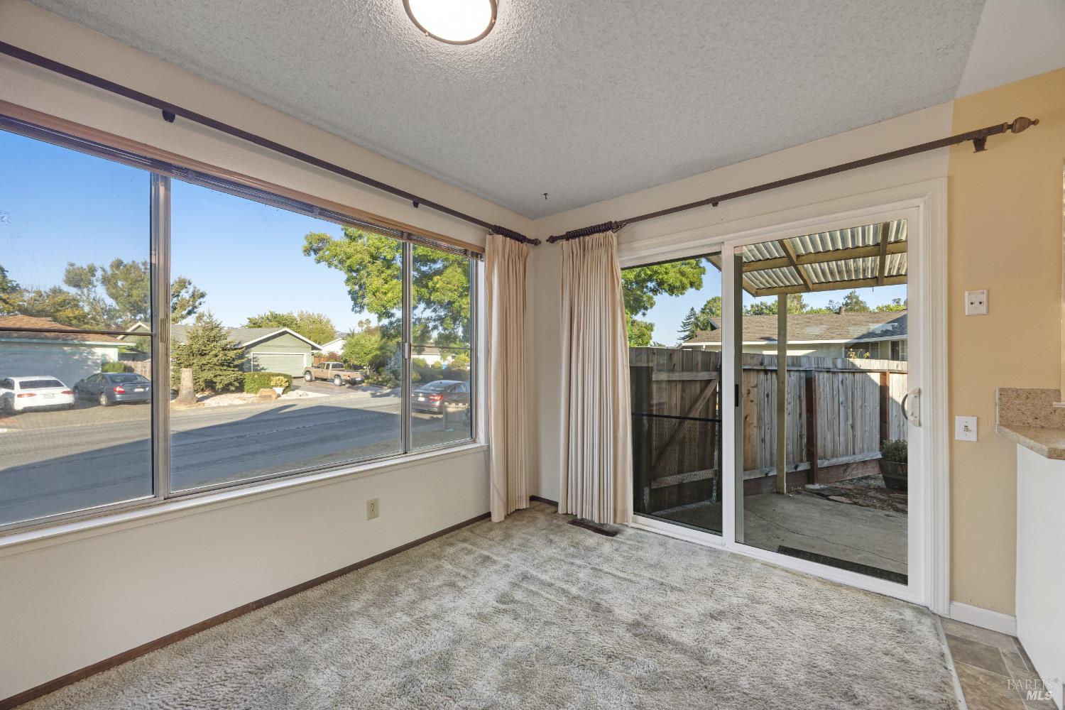 Detail Gallery Image 13 of 50 For 540 Lanyard Ct, Rohnert Park,  CA 94928 - 3 Beds | 2 Baths