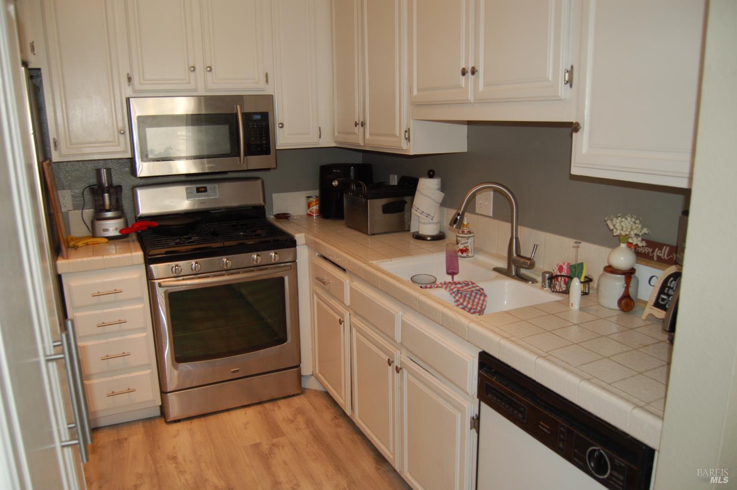 Detail Gallery Image 6 of 16 For 303 Atlas Dr #7,  Hercules,  CA 94547 - 2 Beds | 1/1 Baths