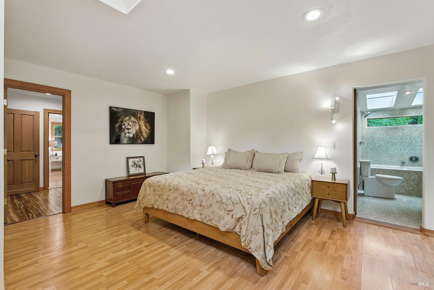Detail Gallery Image 15 of 58 For 7395 Sir Francis Drake Blvd, Lagunitas,  CA 94938 - 5 Beds | 4 Baths
