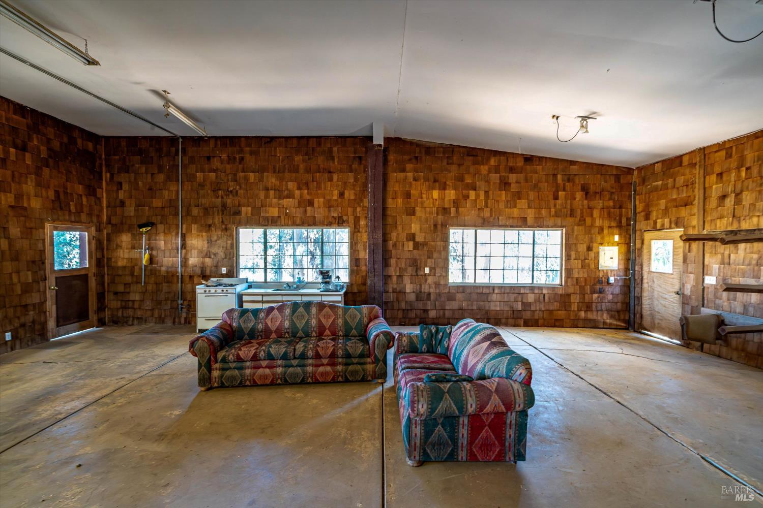Detail Gallery Image 33 of 87 For 411 Highland Ave, Penngrove,  CA 94951 - 6 Beds | 5/1 Baths
