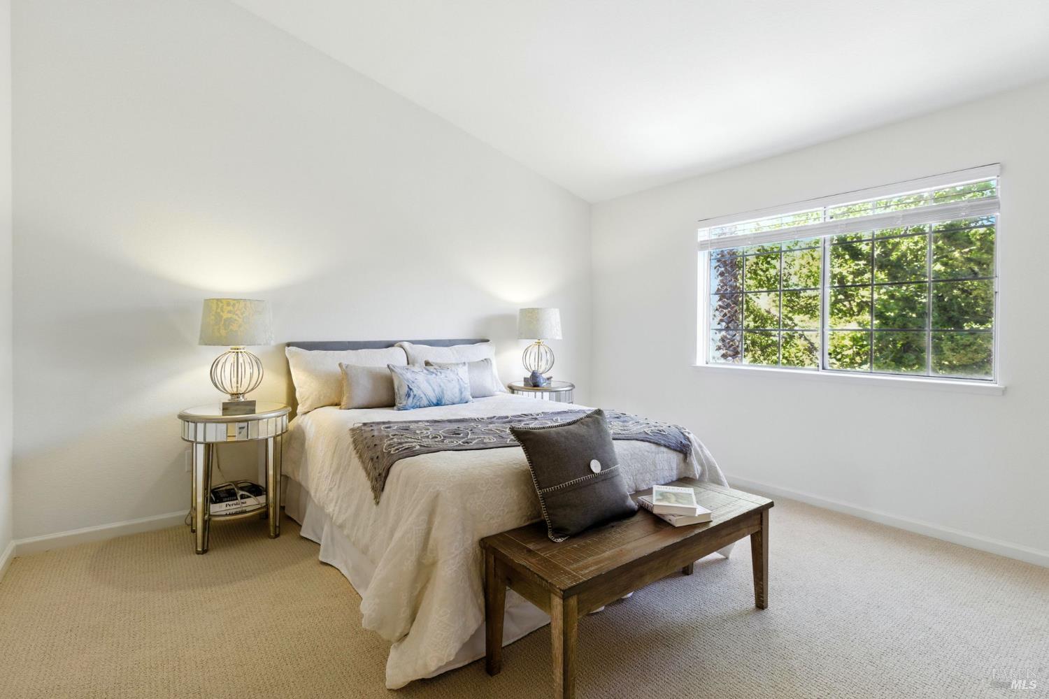 Detail Gallery Image 11 of 24 For 837 Vineyard Pl, Petaluma,  CA 94954 - 3 Beds | 2/1 Baths