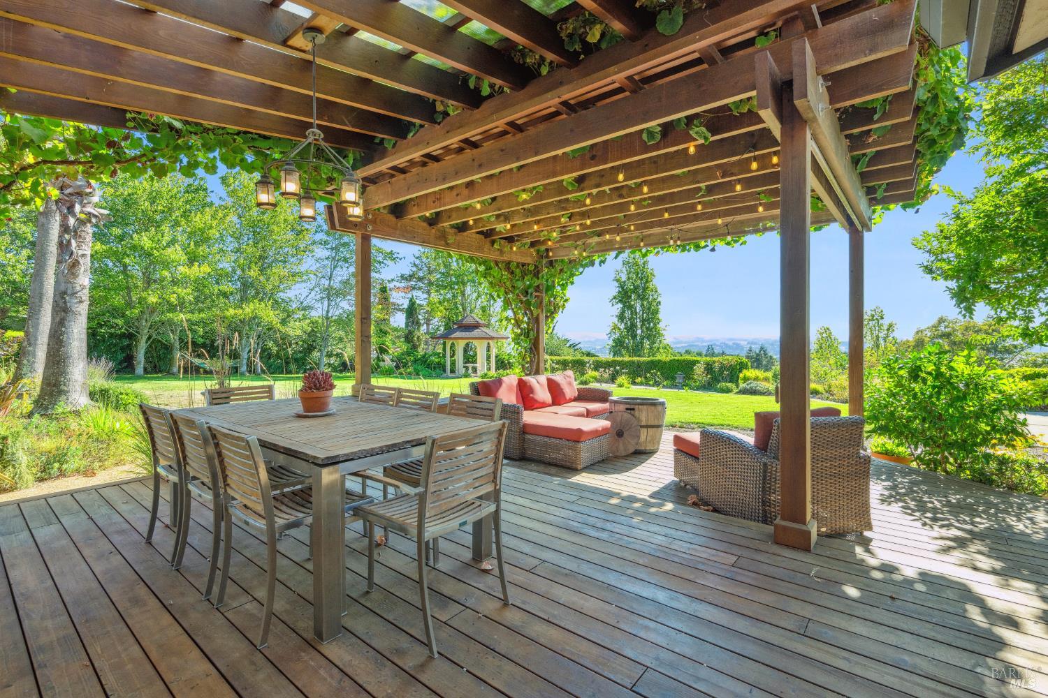 Detail Gallery Image 24 of 71 For 4636 Pepperwood Dr, Penngrove,  CA 94951 - 3 Beds | 2/1 Baths