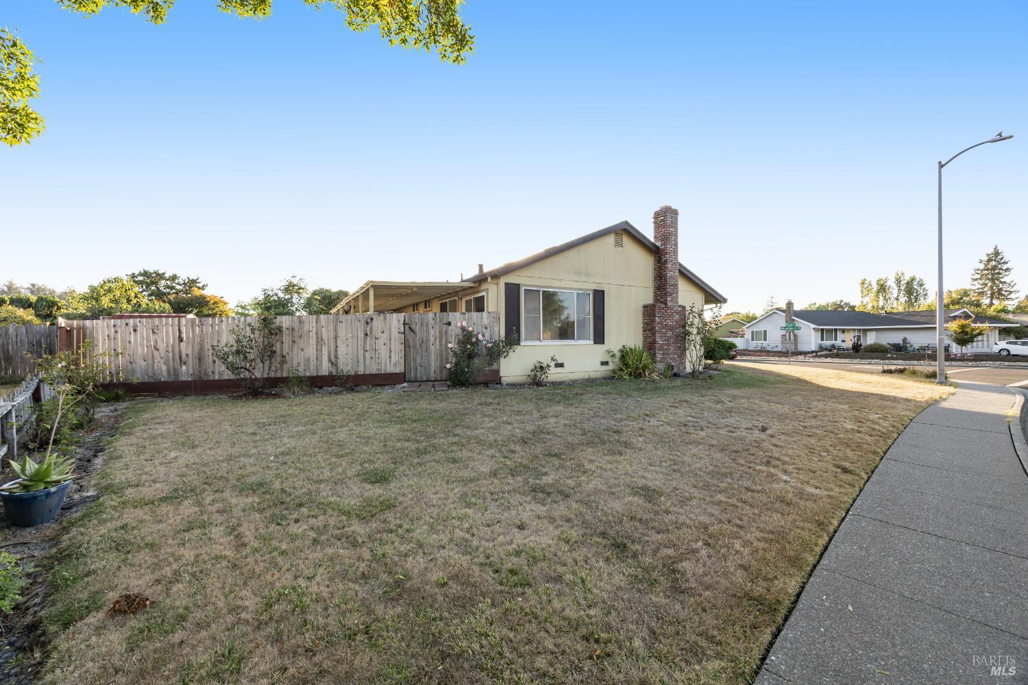Detail Gallery Image 39 of 50 For 540 Lanyard Ct, Rohnert Park,  CA 94928 - 3 Beds | 2 Baths