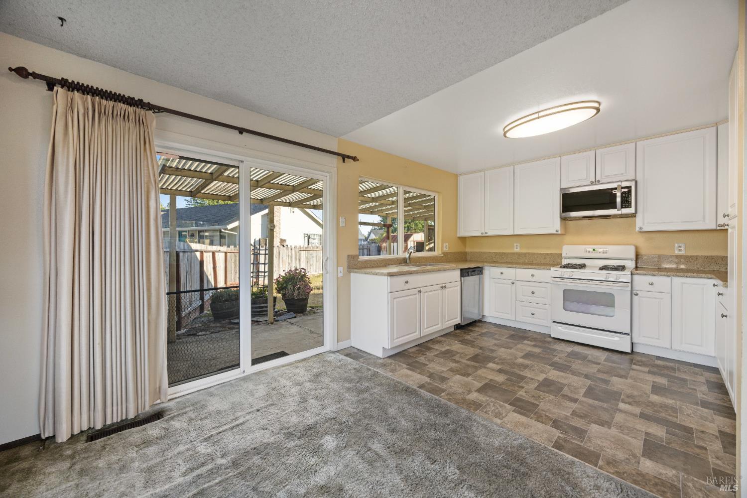 Detail Gallery Image 16 of 50 For 540 Lanyard Ct, Rohnert Park,  CA 94928 - 3 Beds | 2 Baths