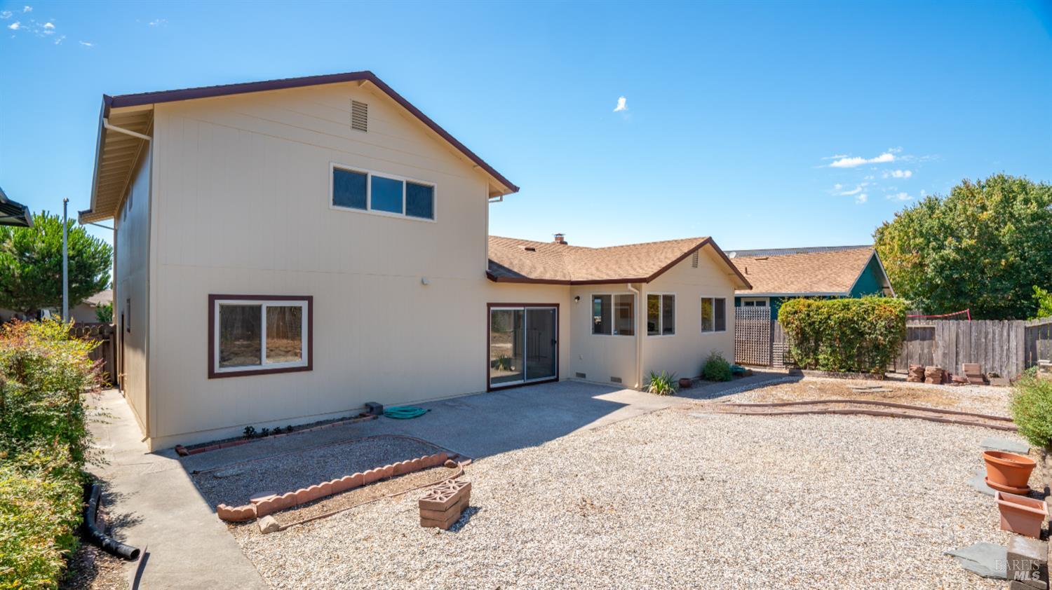 Detail Gallery Image 26 of 29 For 809 Robin Way, Petaluma,  CA 94954 - 4 Beds | 3 Baths