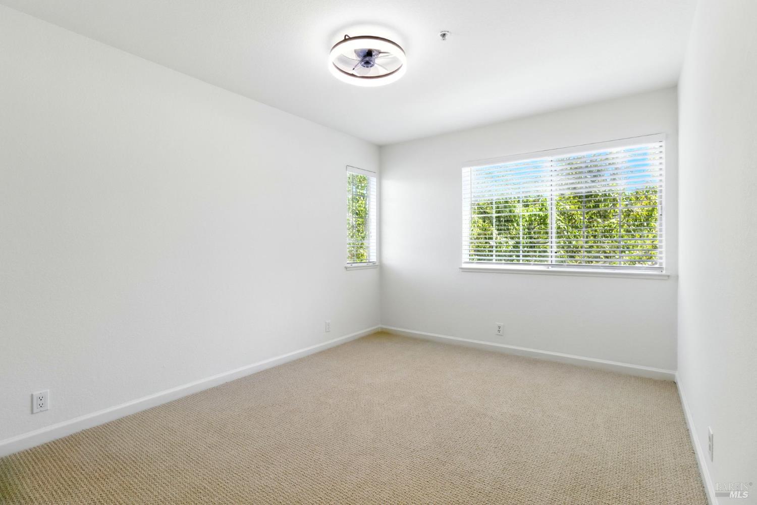 Detail Gallery Image 19 of 24 For 837 Vineyard Pl, Petaluma,  CA 94954 - 3 Beds | 2/1 Baths