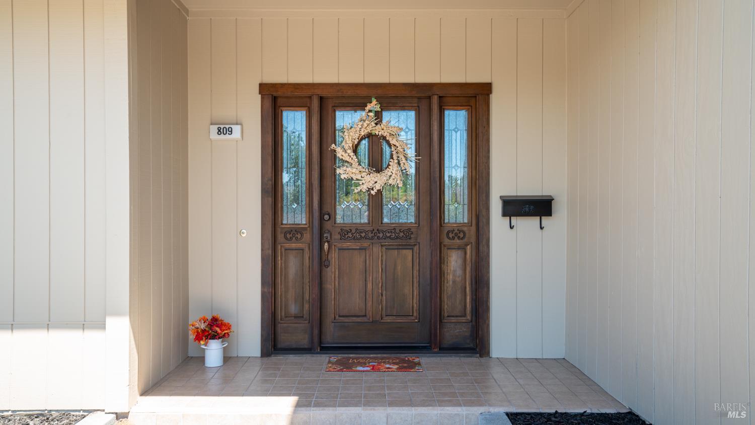 Detail Gallery Image 3 of 29 For 809 Robin Way, Petaluma,  CA 94954 - 4 Beds | 3 Baths
