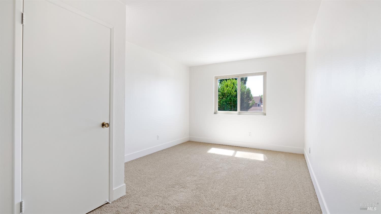 Detail Gallery Image 25 of 29 For 809 Robin Way, Petaluma,  CA 94954 - 4 Beds | 3 Baths