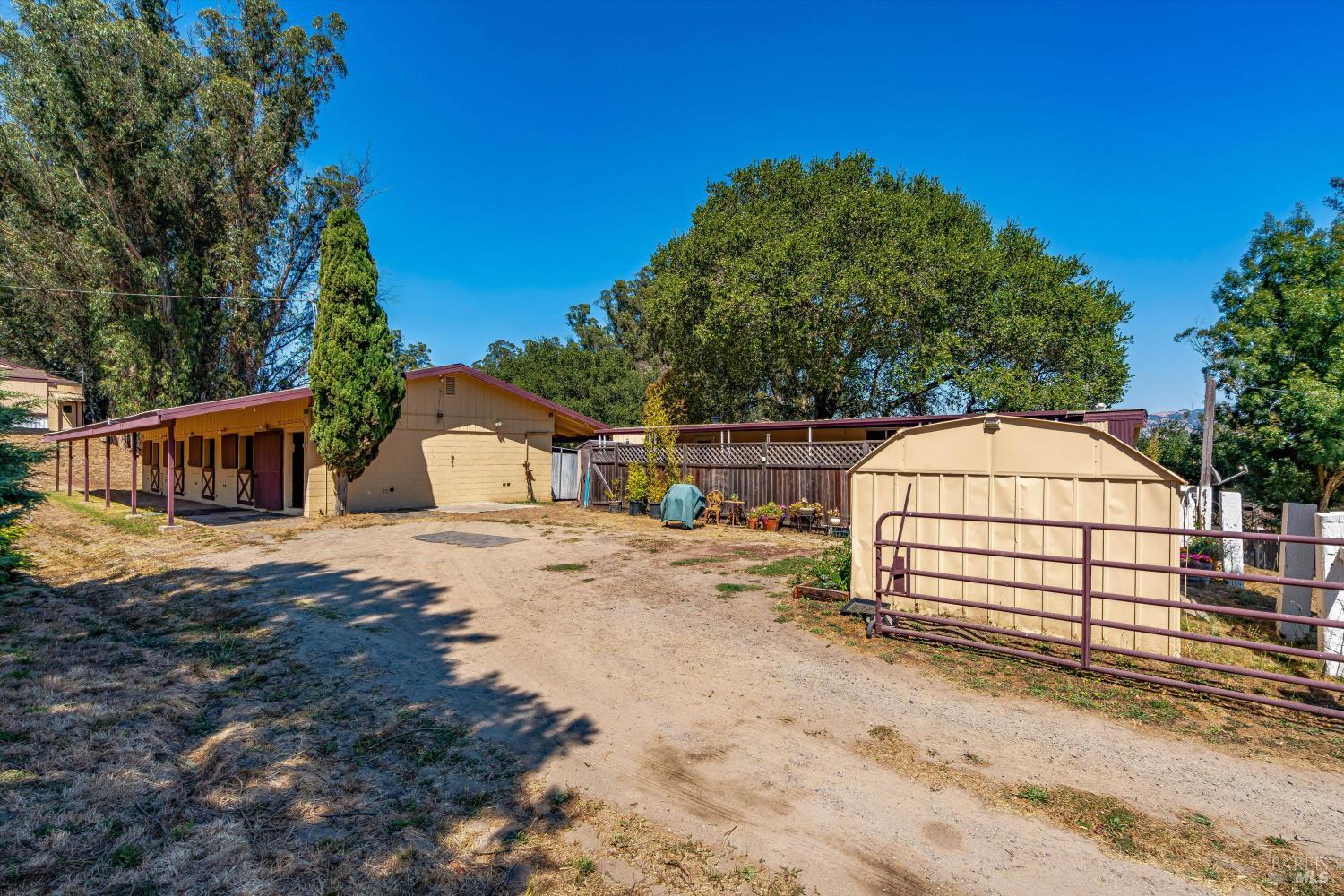 Detail Gallery Image 42 of 87 For 411 Highland Ave, Penngrove,  CA 94951 - 6 Beds | 5/1 Baths