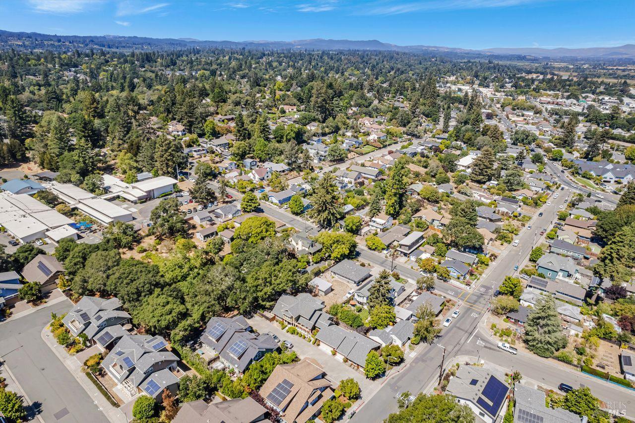 Detail Gallery Image 61 of 62 For 830 Litchfield Ave, Sebastopol,  CA 95472 - 5 Beds | 4 Baths