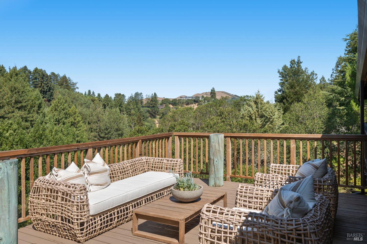 Detail Gallery Image 34 of 40 For 3 Coronet Way, Kentfield,  CA 94904 - 3 Beds | 2/1 Baths