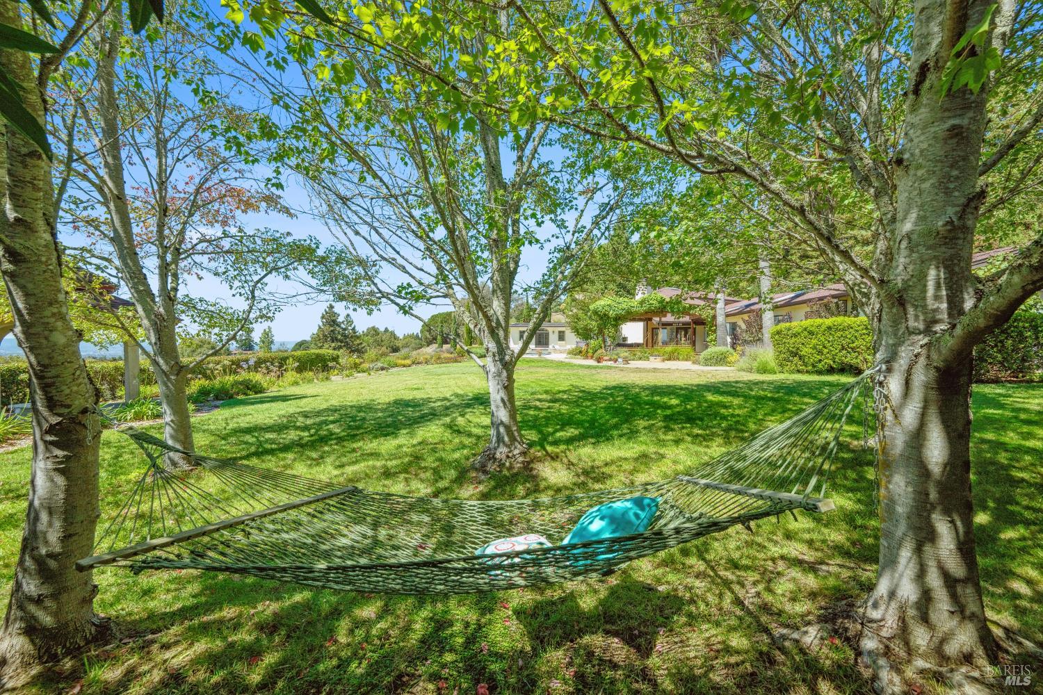 Detail Gallery Image 32 of 71 For 4636 Pepperwood Dr, Penngrove,  CA 94951 - 3 Beds | 2/1 Baths