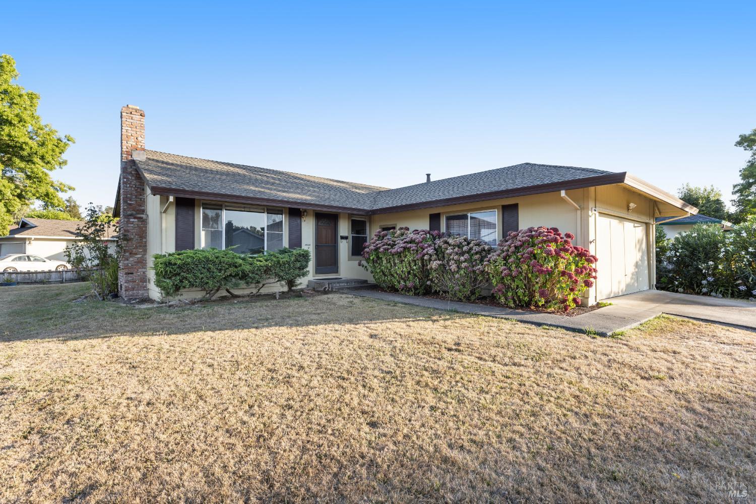 Detail Gallery Image 3 of 50 For 540 Lanyard Ct, Rohnert Park,  CA 94928 - 3 Beds | 2 Baths