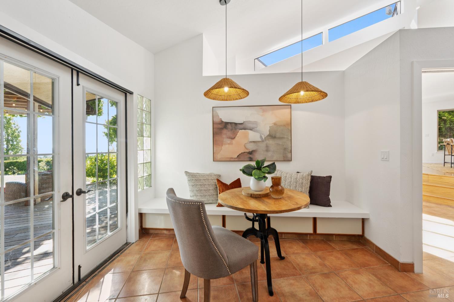 Detail Gallery Image 23 of 71 For 4636 Pepperwood Dr, Penngrove,  CA 94951 - 3 Beds | 2/1 Baths