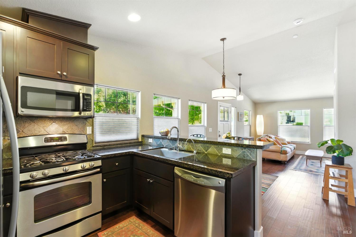 Detail Gallery Image 48 of 62 For 830 Litchfield Ave, Sebastopol,  CA 95472 - 5 Beds | 4 Baths