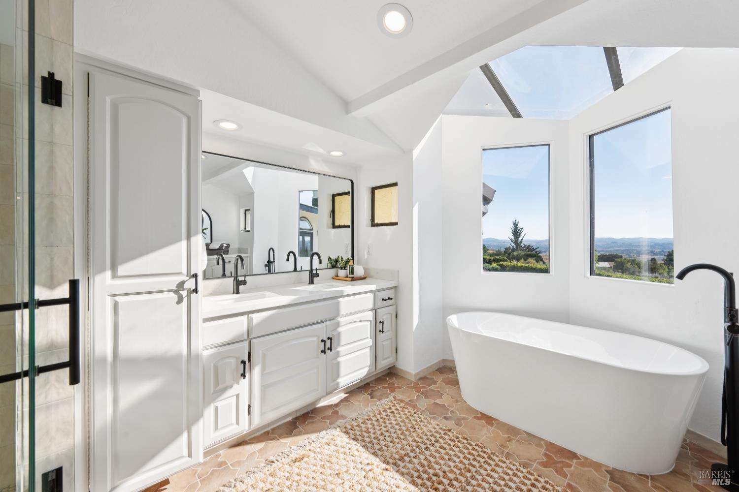 Detail Gallery Image 36 of 71 For 4636 Pepperwood Dr, Penngrove,  CA 94951 - 3 Beds | 2/1 Baths