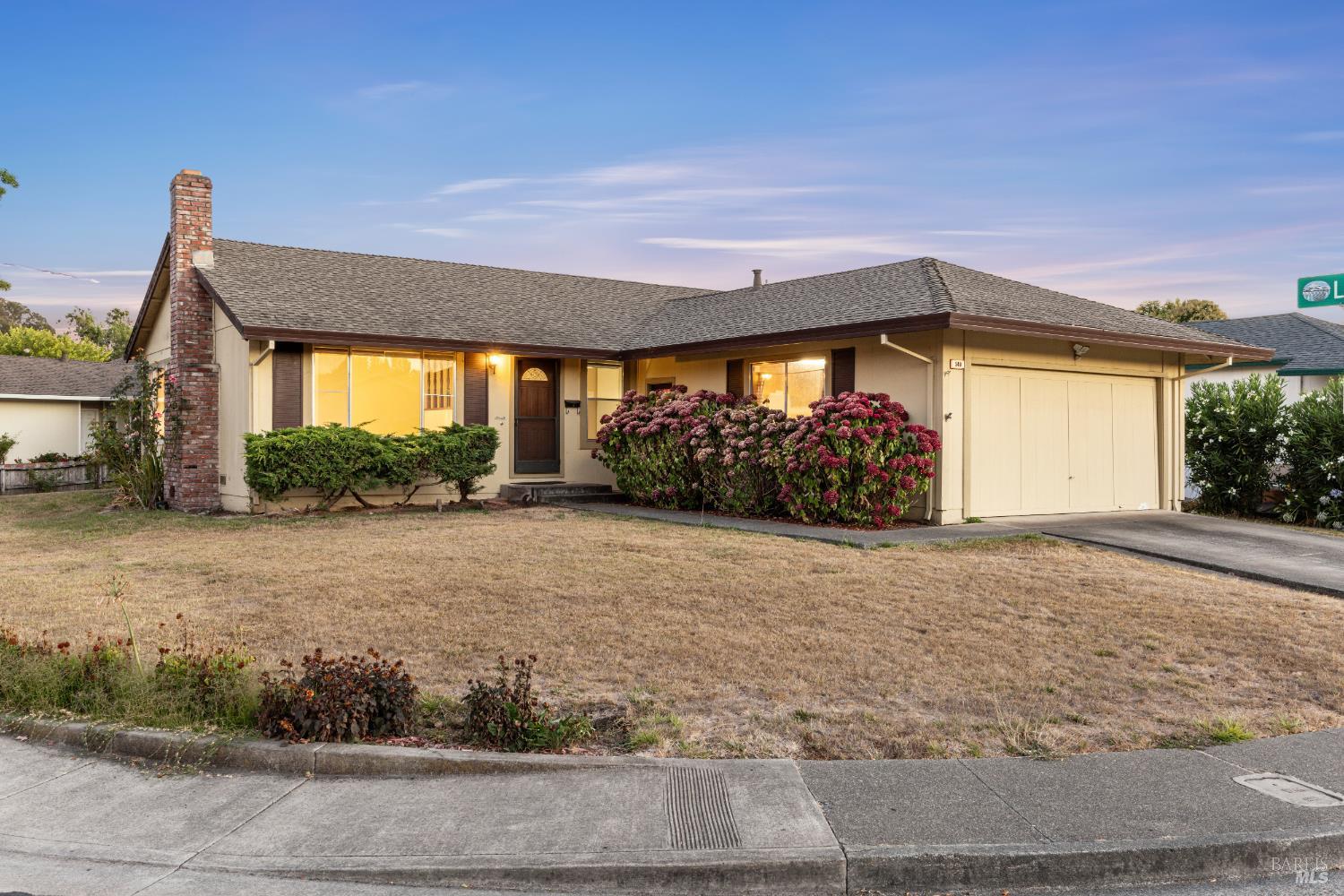 Detail Gallery Image 2 of 50 For 540 Lanyard Ct, Rohnert Park,  CA 94928 - 3 Beds | 2 Baths