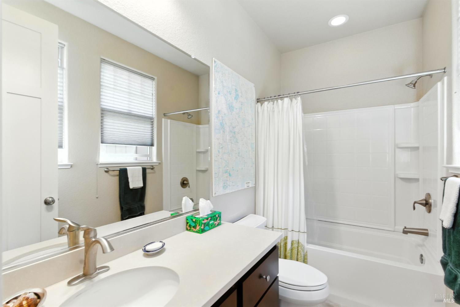 Detail Gallery Image 20 of 62 For 830 Litchfield Ave, Sebastopol,  CA 95472 - 5 Beds | 4 Baths