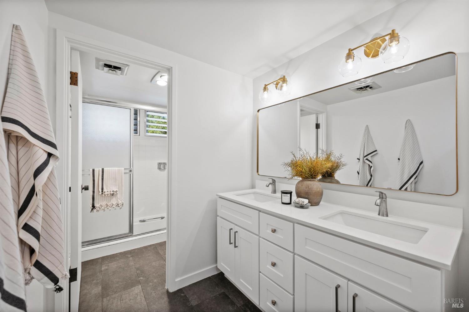 Detail Gallery Image 29 of 40 For 3 Coronet Way, Kentfield,  CA 94904 - 3 Beds | 2/1 Baths