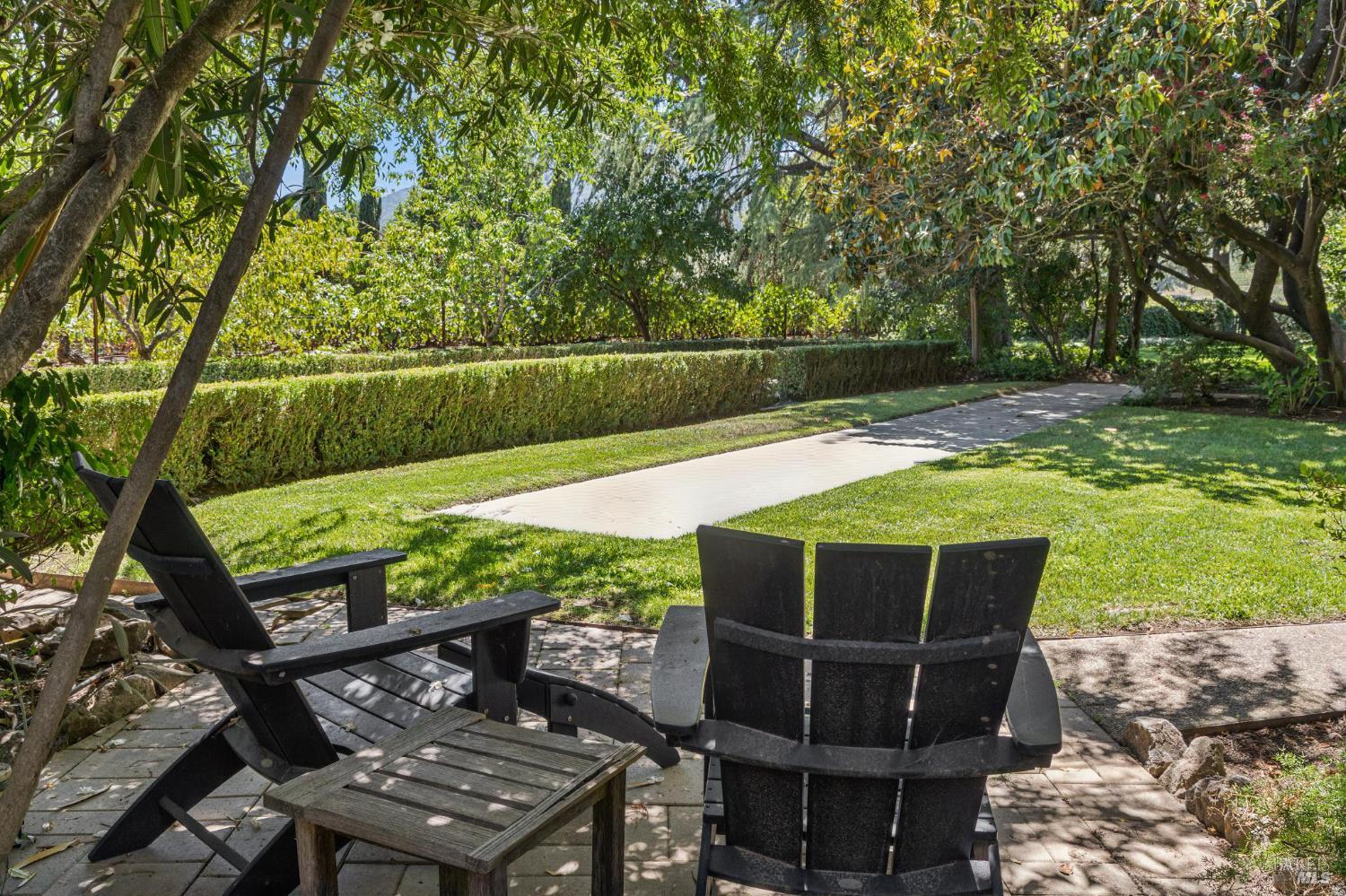 Detail Gallery Image 11 of 80 For 1819 Zinfandel Ln, Saint Helena,  CA 94574 - 3 Beds | 3/1 Baths
