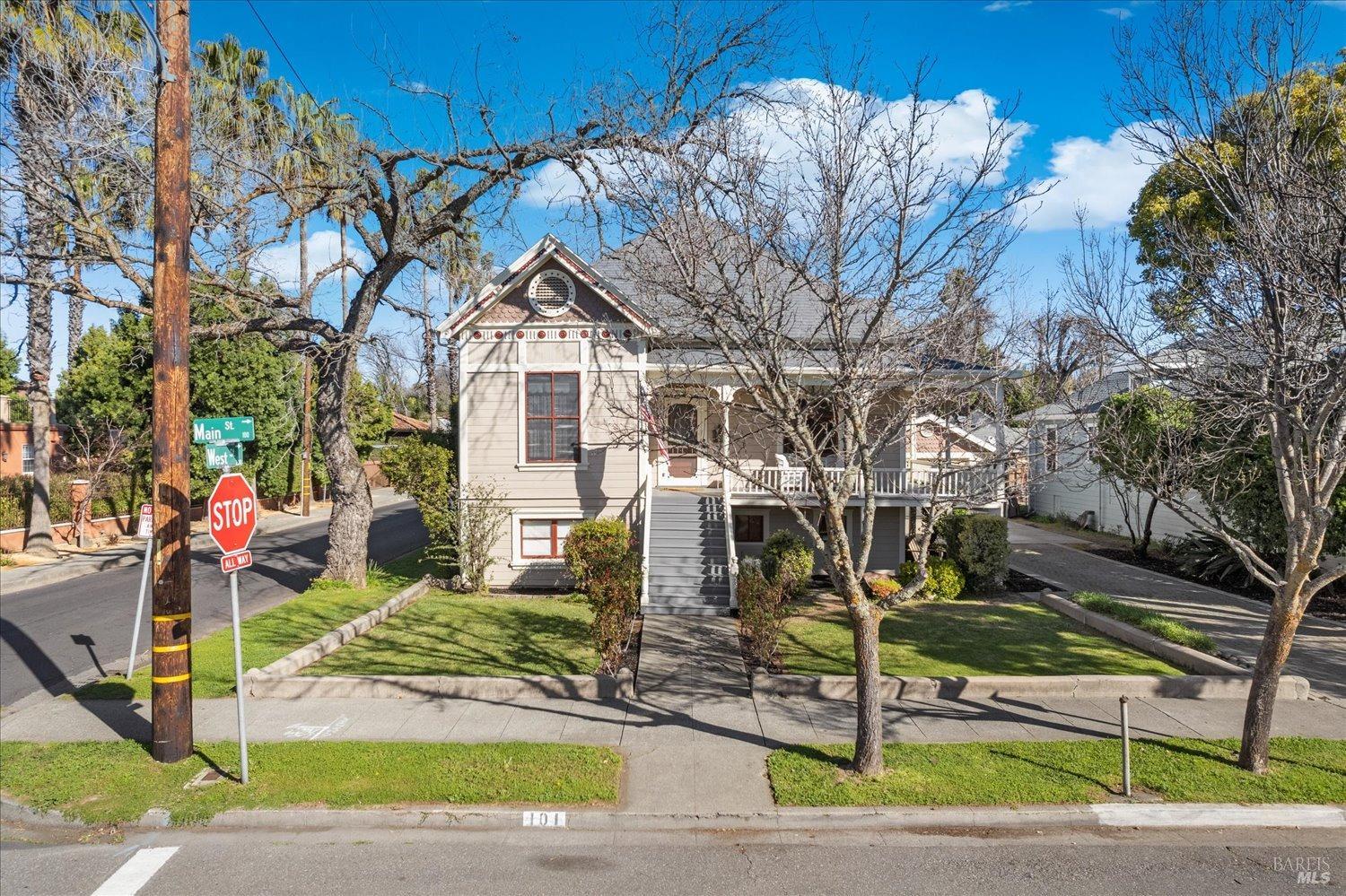 Detail Gallery Image 6 of 79 For 101 Main St, Vacaville,  CA 95688 - 4 Beds | 2/1 Baths