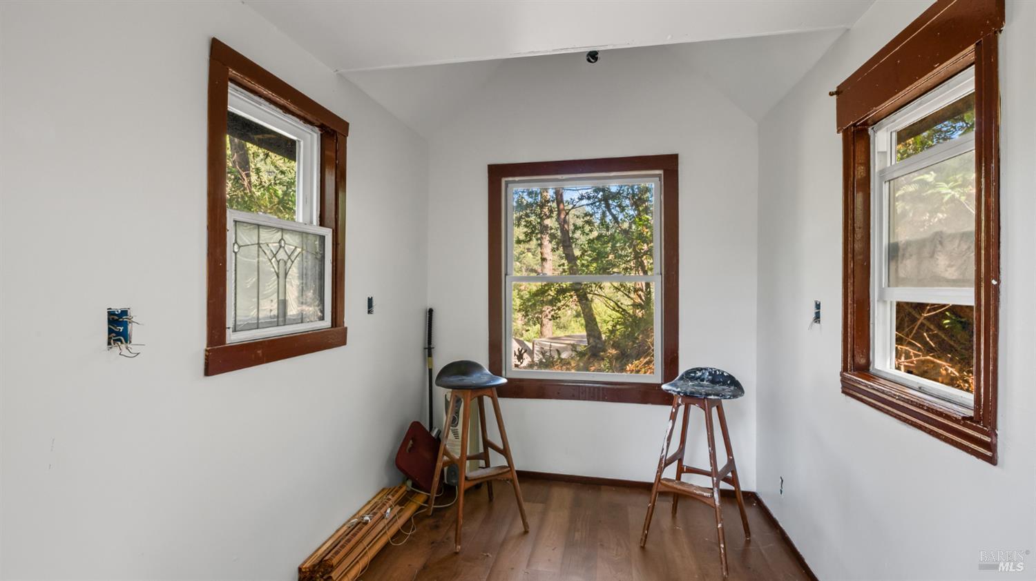 Detail Gallery Image 22 of 27 For 15 Mountain View Ave, Lagunitas,  CA 94938 - 2 Beds | 1 Baths