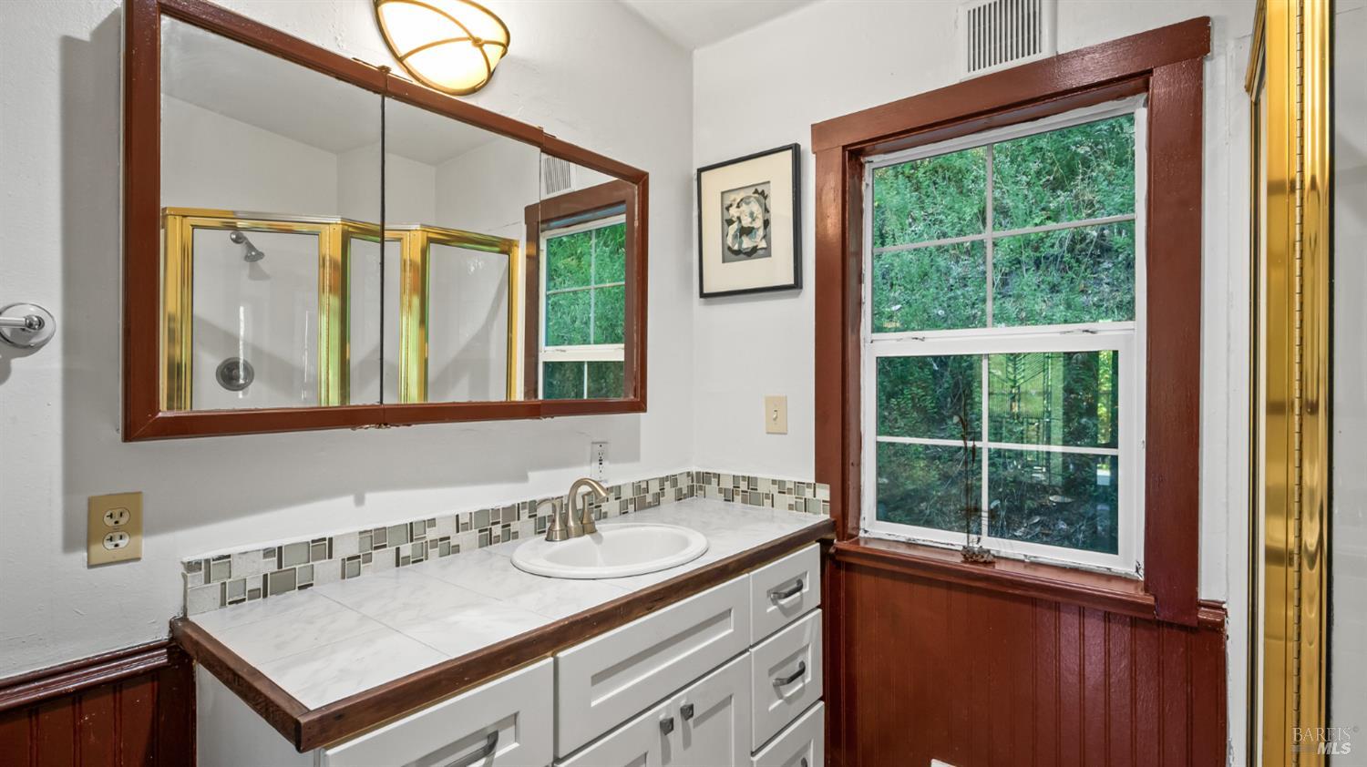 Detail Gallery Image 13 of 27 For 15 Mountain View Ave, Lagunitas,  CA 94938 - 2 Beds | 1 Baths