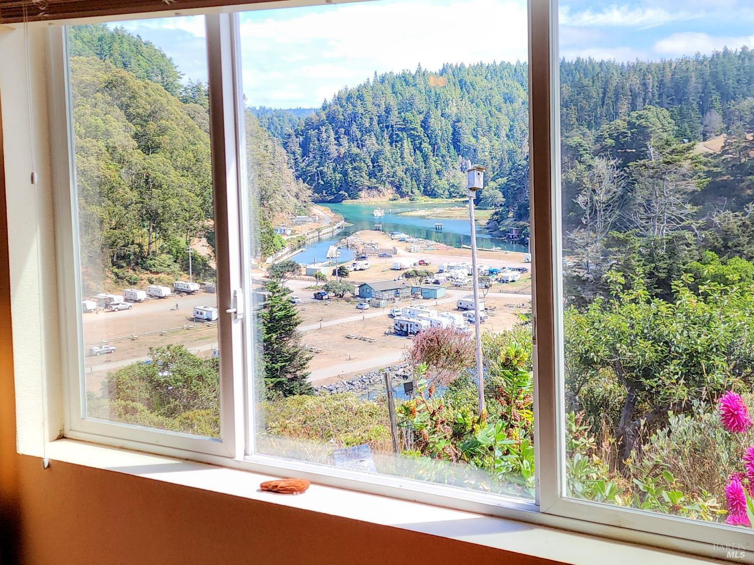 Detail Gallery Image 13 of 33 For 33890 Albion River South Side Rd, Albion,  CA 95410 - 2 Beds | 2 Baths