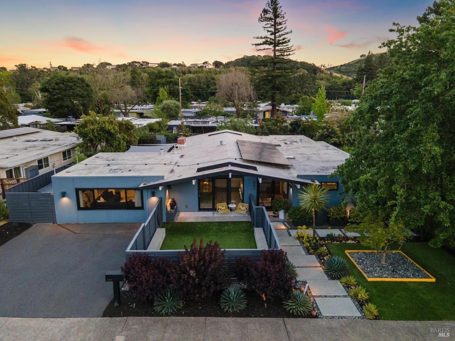 Detail Gallery Image 59 of 66 For 687 Cedarberry Ln, San Rafael,  CA 94903 - 4 Beds | 2 Baths