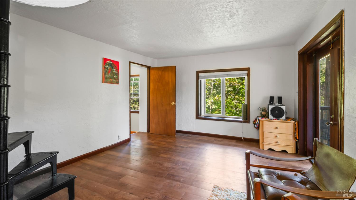 Detail Gallery Image 14 of 27 For 15 Mountain View Ave, Lagunitas,  CA 94938 - 2 Beds | 1 Baths