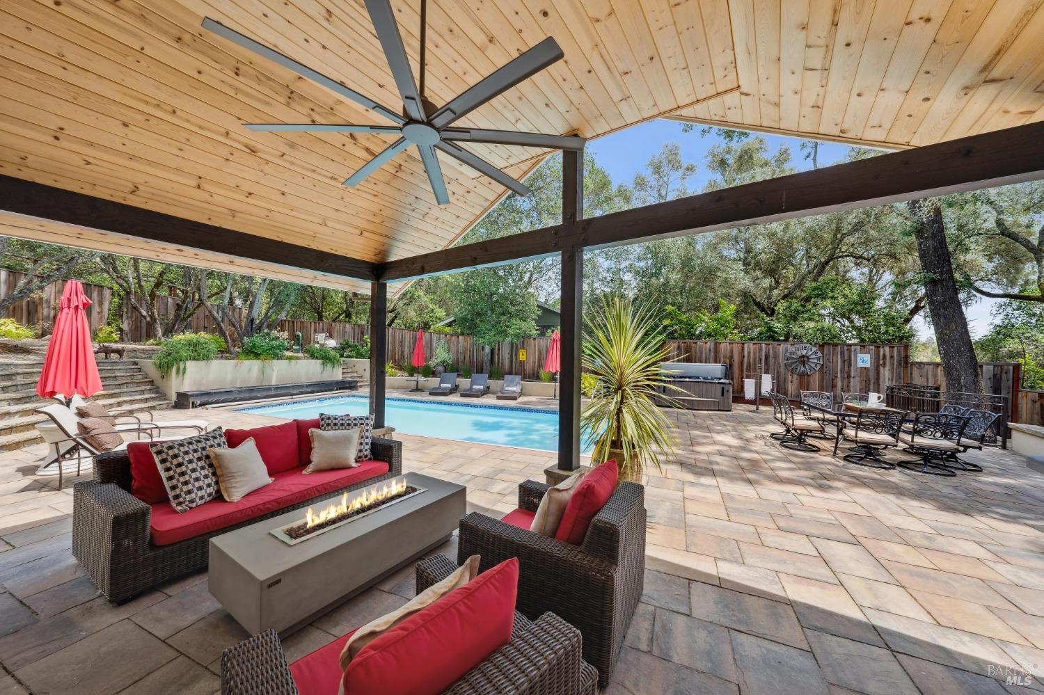 Detail Gallery Image 30 of 59 For 4880 Warm Springs Rd, Glen Ellen,  CA 95442 - 5 Beds | 3/1 Baths