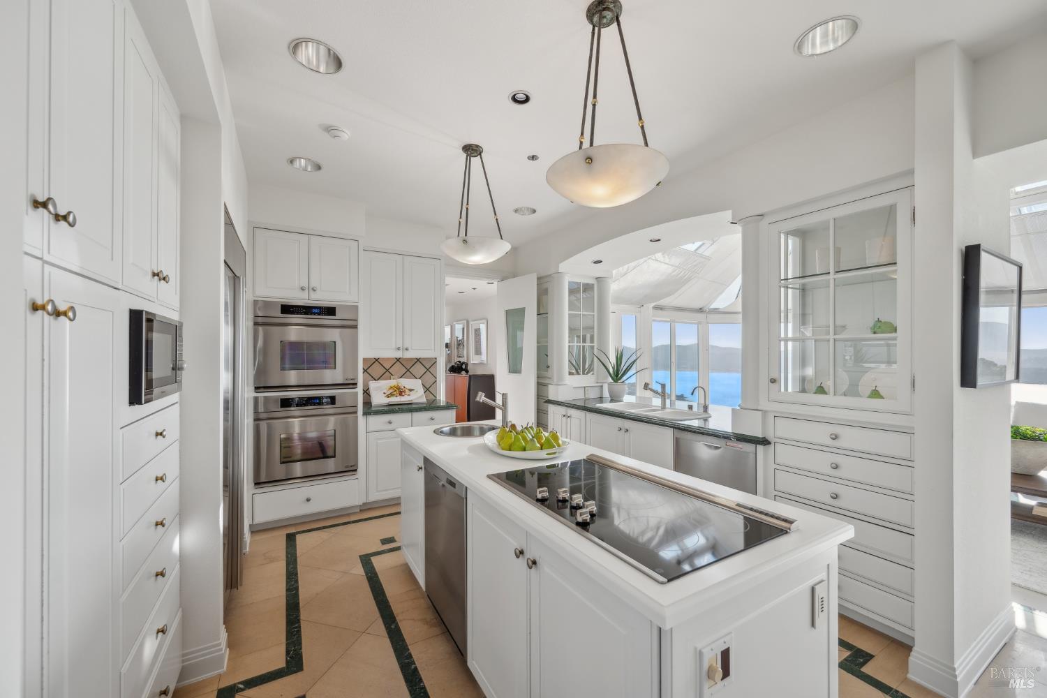Detail Gallery Image 18 of 48 For 6 Saint Gabrielle Ct, Tiburon,  CA 94920 - 4 Beds | 3/1 Baths