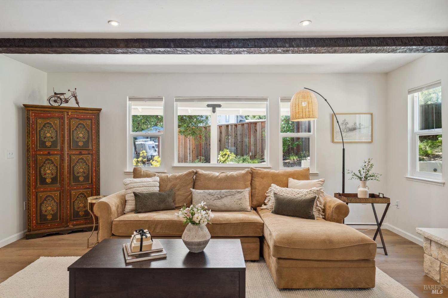 Detail Gallery Image 9 of 59 For 4880 Warm Springs Rd, Glen Ellen,  CA 95442 - 5 Beds | 3/1 Baths