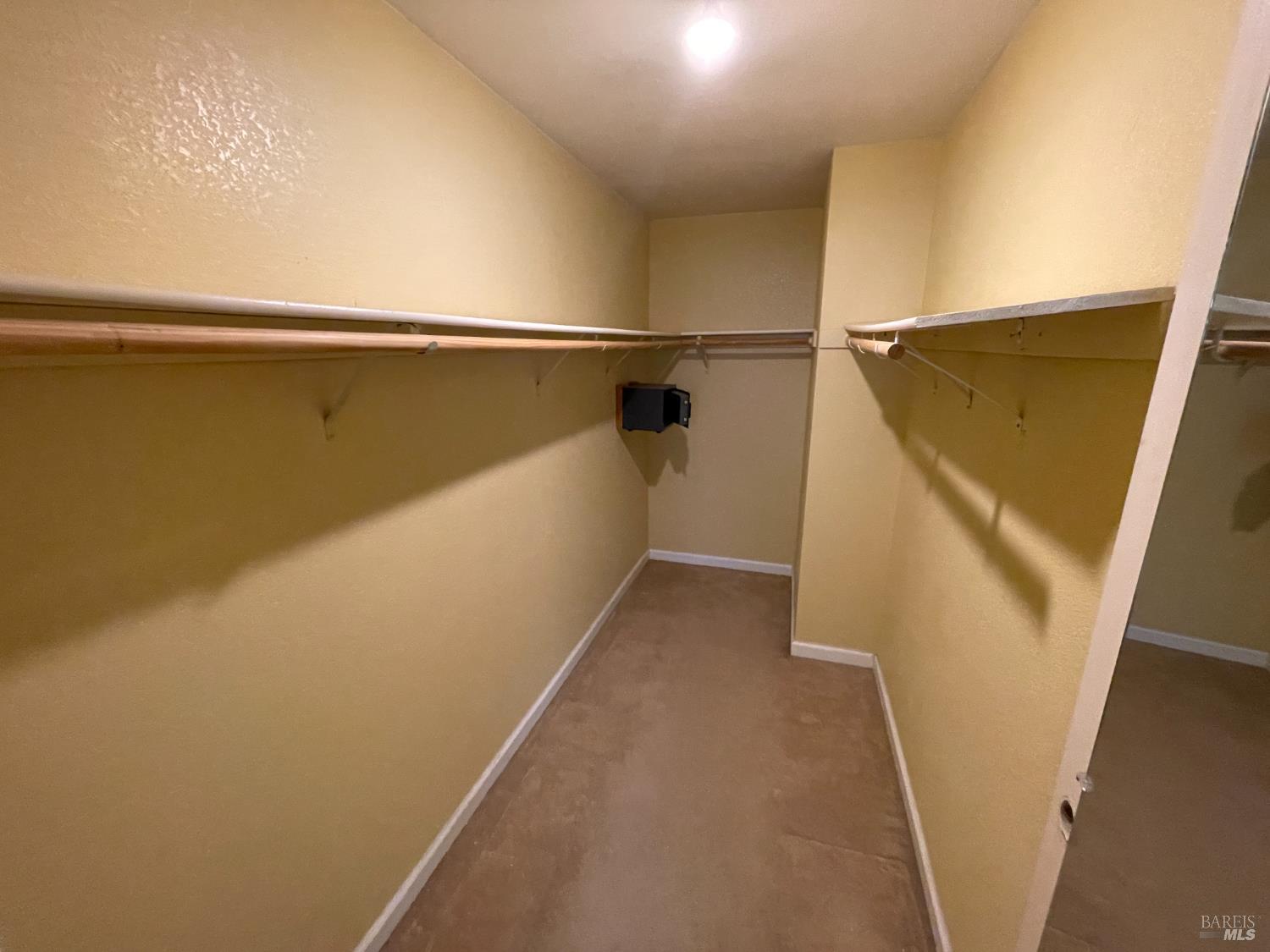Detail Gallery Image 11 of 16 For 304 Kingsly Ln, American Canyon,  CA 94503 - 3 Beds | 2/1 Baths