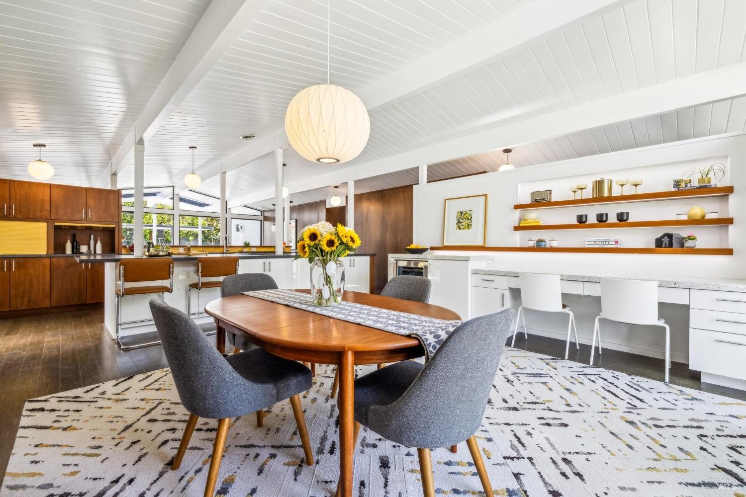 Detail Gallery Image 13 of 66 For 687 Cedarberry Ln, San Rafael,  CA 94903 - 4 Beds | 2 Baths