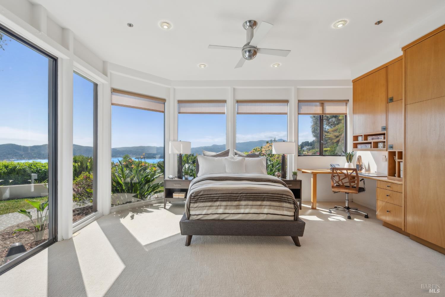 Detail Gallery Image 33 of 48 For 6 Saint Gabrielle Ct, Tiburon,  CA 94920 - 4 Beds | 3/1 Baths