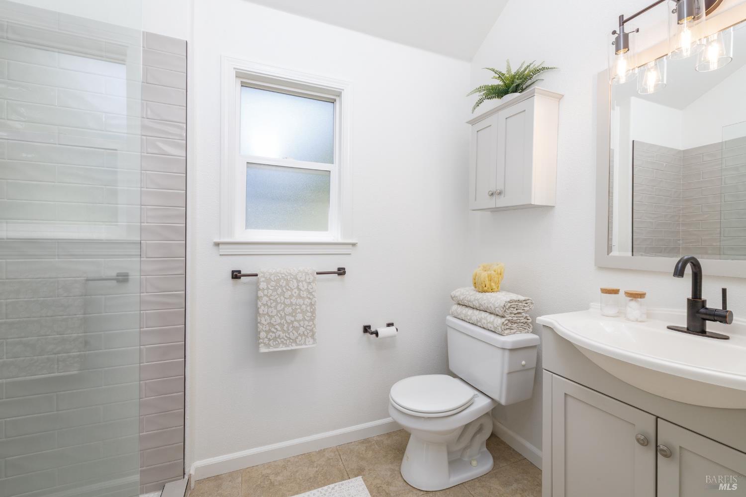 Detail Gallery Image 11 of 19 For 121 Laurel Ave, Kenwood,  CA 95452 - 2 Beds | 2 Baths