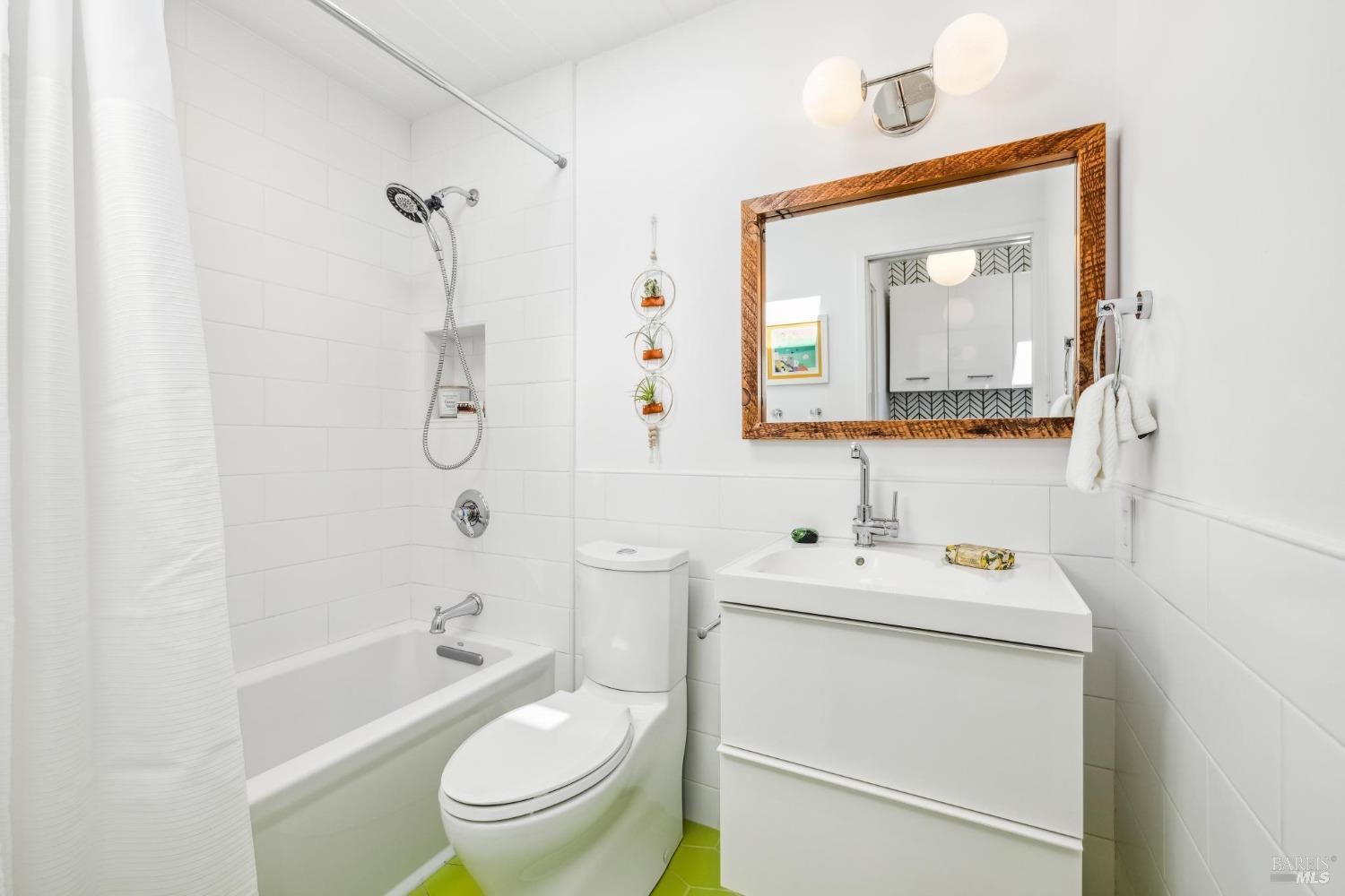 Detail Gallery Image 40 of 66 For 687 Cedarberry Ln, San Rafael,  CA 94903 - 4 Beds | 2 Baths