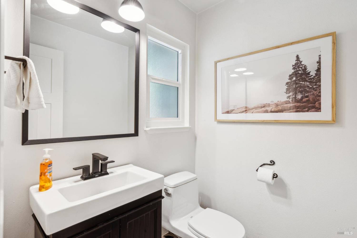 Detail Gallery Image 32 of 39 For 2531 Warm Springs Rd, Glen Ellen,  CA 95442 - 2 Beds | 2/1 Baths