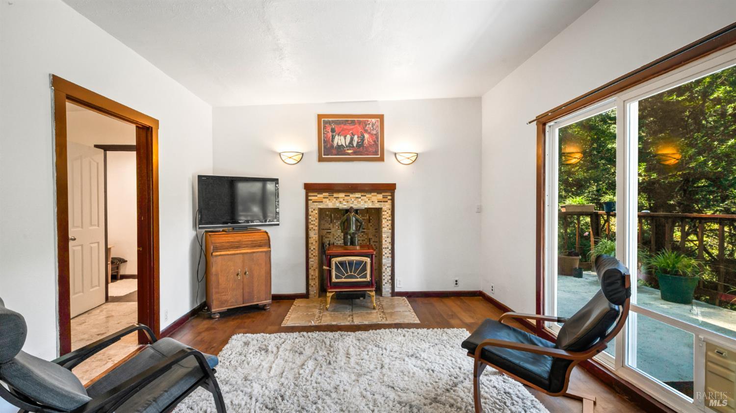 Detail Gallery Image 6 of 27 For 15 Mountain View Ave, Lagunitas,  CA 94938 - 2 Beds | 1 Baths