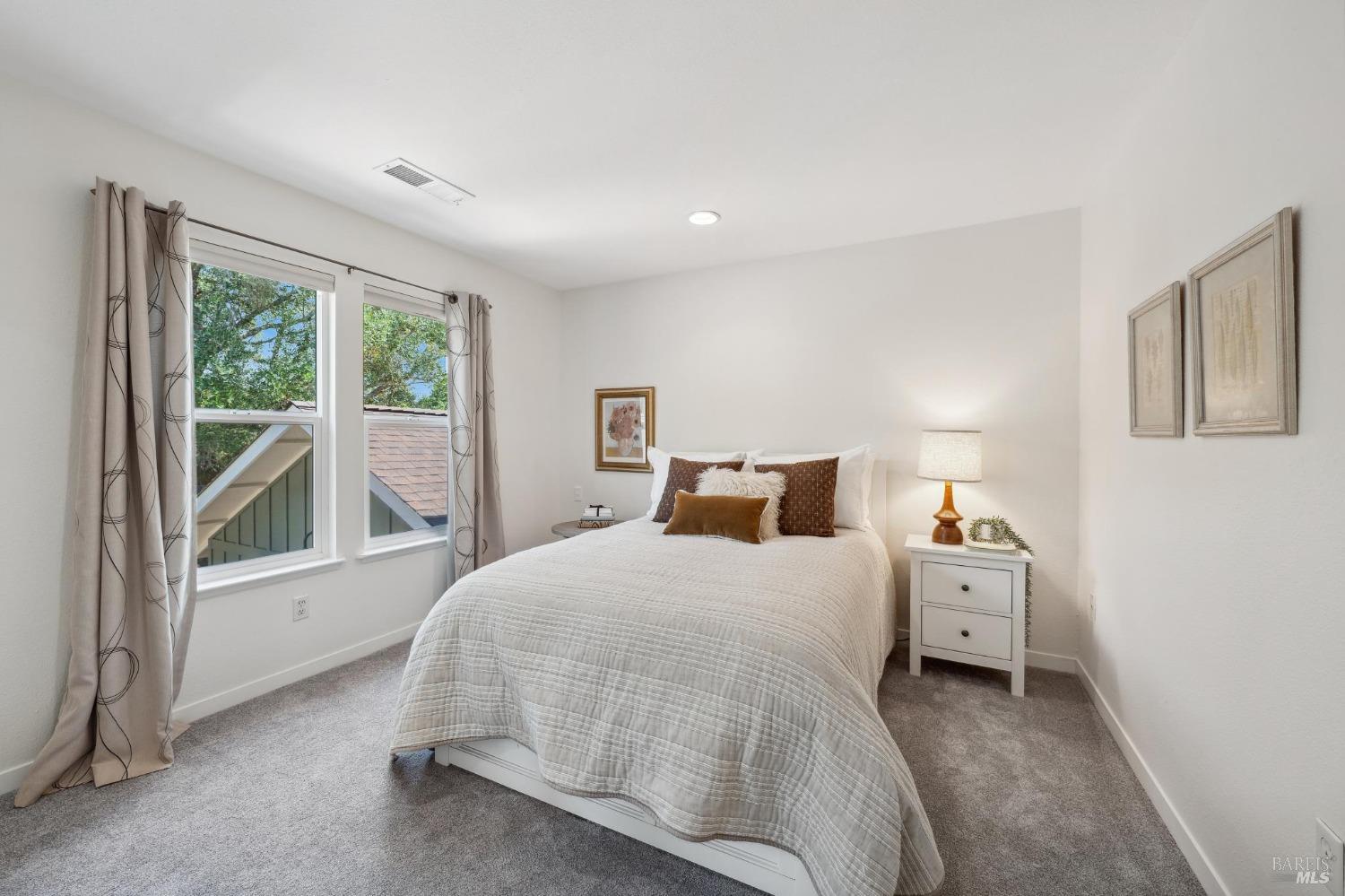 Detail Gallery Image 26 of 59 For 4880 Warm Springs Rd, Glen Ellen,  CA 95442 - 5 Beds | 3/1 Baths