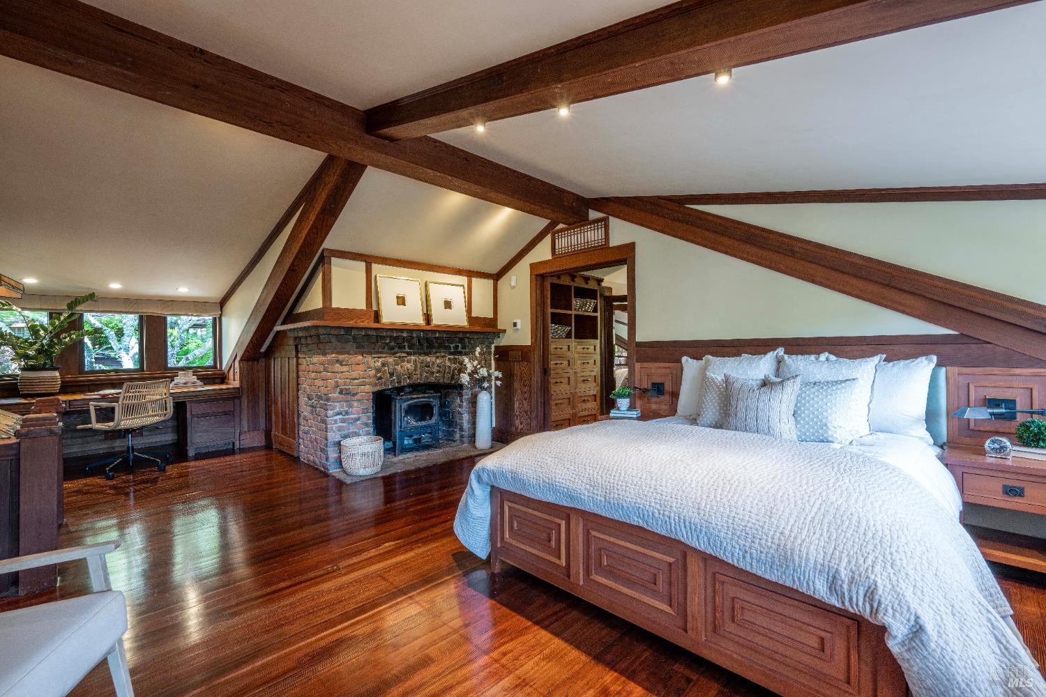 Detail Gallery Image 38 of 64 For 38 Helens Ln, Mill Valley,  CA 94941 - 4 Beds | 3/1 Baths