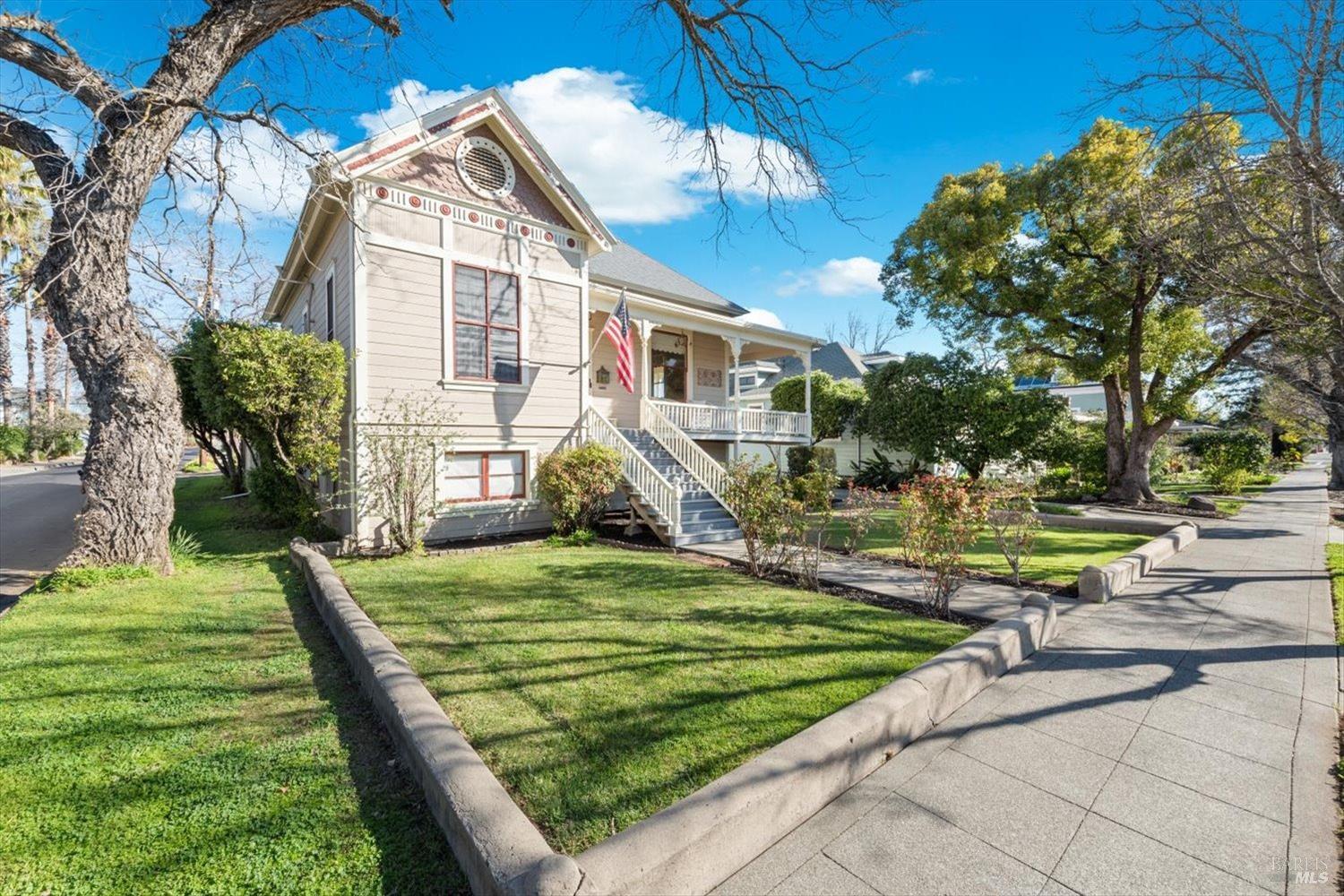 Detail Gallery Image 8 of 79 For 101 Main St, Vacaville,  CA 95688 - 4 Beds | 2/1 Baths