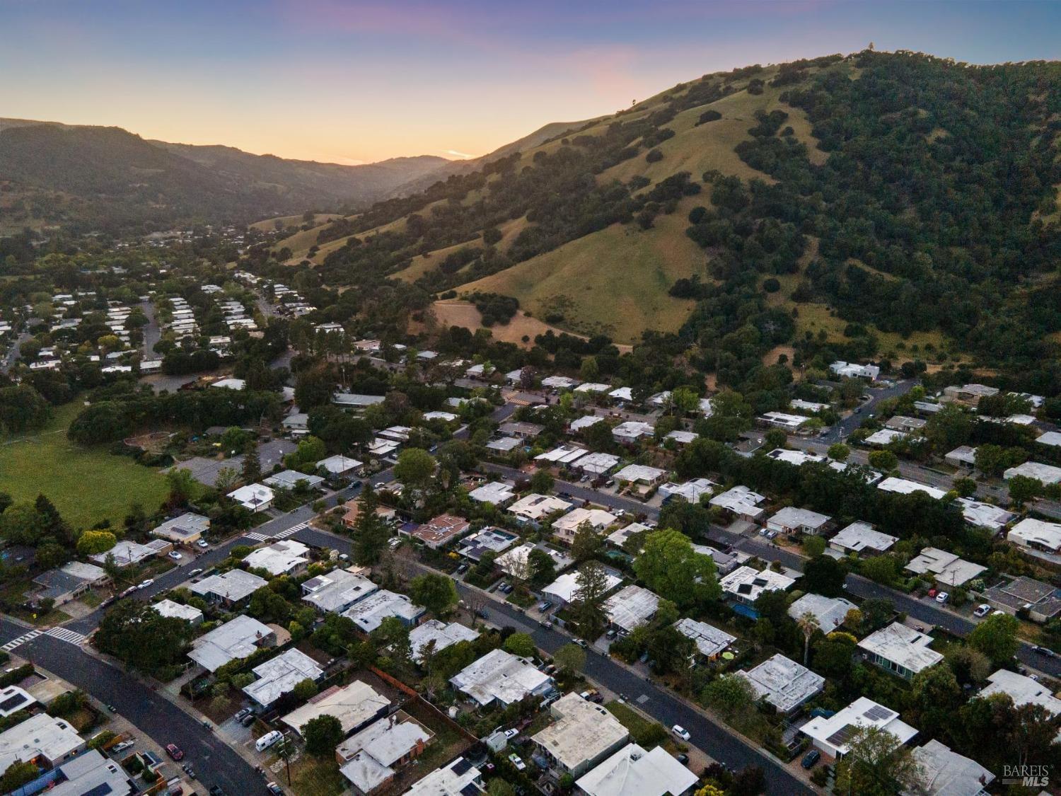 Detail Gallery Image 61 of 66 For 687 Cedarberry Ln, San Rafael,  CA 94903 - 4 Beds | 2 Baths