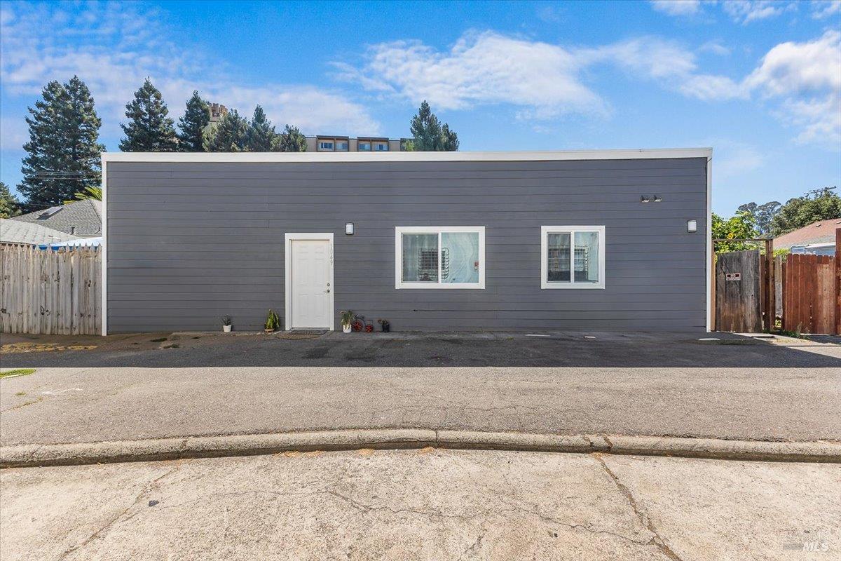 Detail Gallery Image 12 of 13 For 1045 3rd St, Santa Rosa,  CA 95404 - – Beds | – Baths