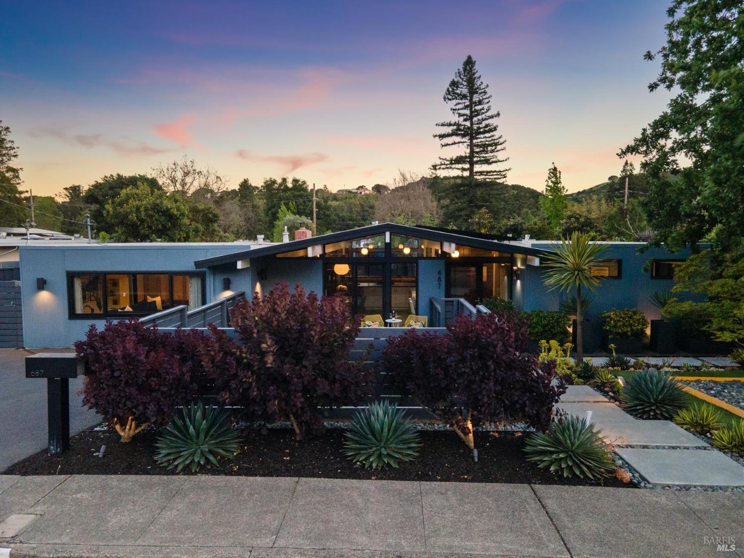 Detail Gallery Image 58 of 66 For 687 Cedarberry Ln, San Rafael,  CA 94903 - 4 Beds | 2 Baths